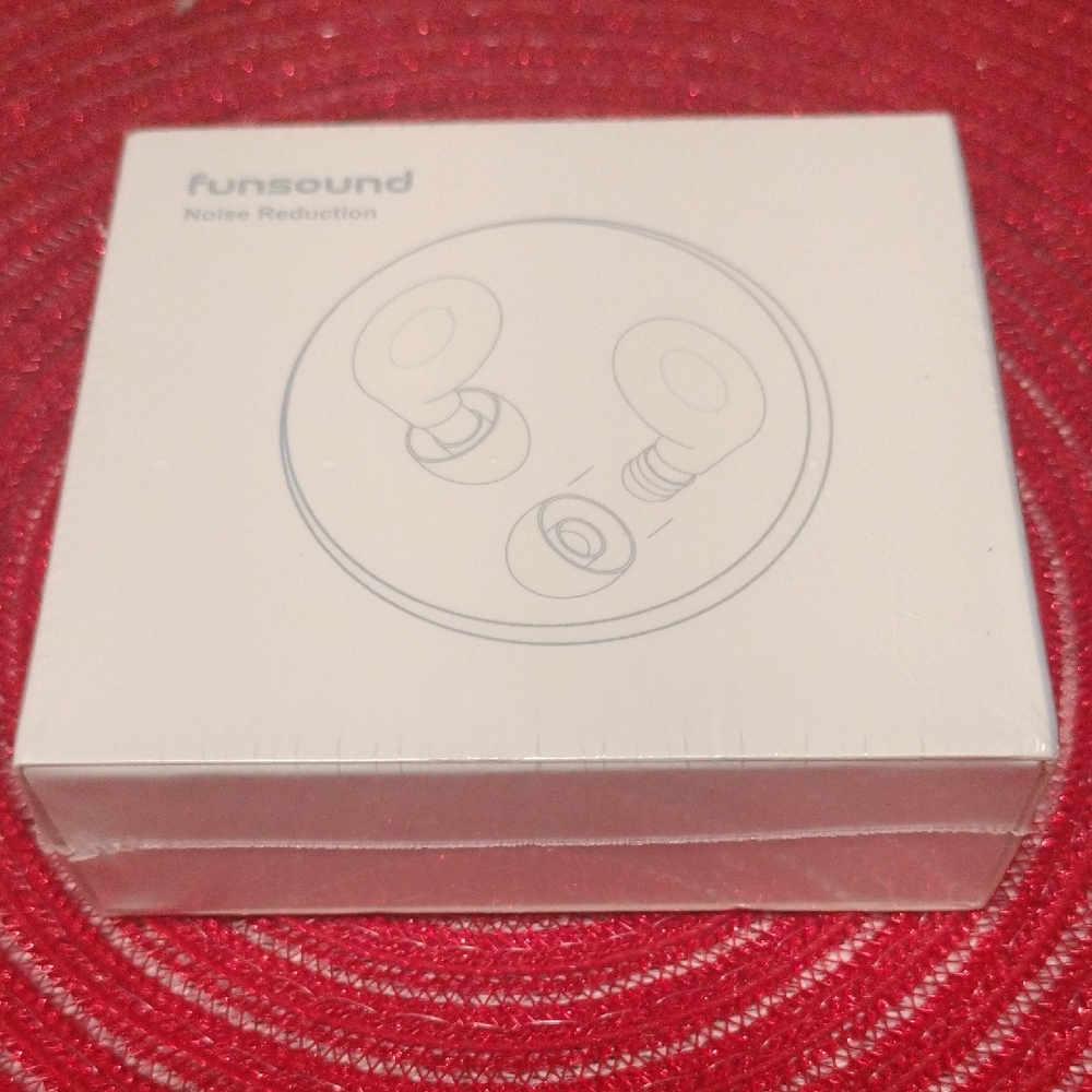 Funsound Noise Reduction Headphones - White.New.